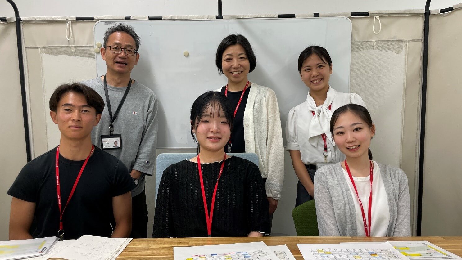 後列左から　田中宏昌、森藤ちひろ教授、土居夕真
前列左から　佐藤優羽、嶌嵜実加、畑野眞子